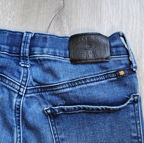 Lucky Jeans Brooke Legging Jeans size 2 Medium Wash Stretch Low / Mid Rise - Picture 2 of 5